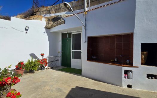 Preciosa finca rústica con cuevas en Arico