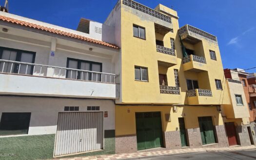 Edificio en construcción en La Jaca
